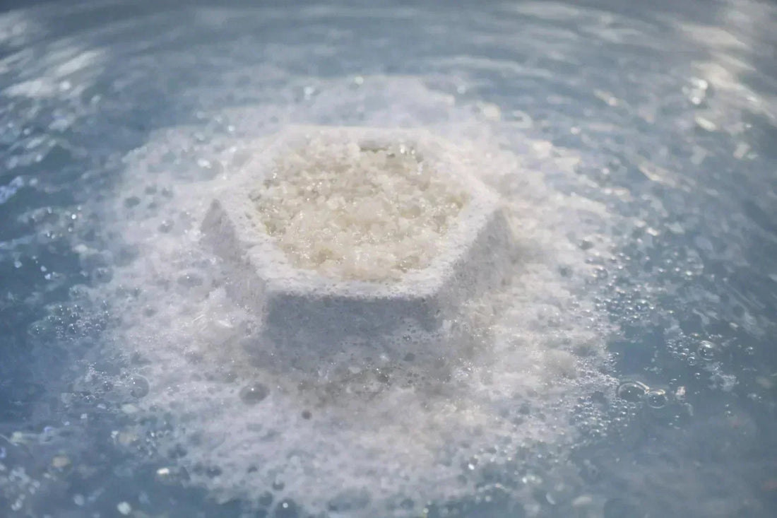 Dissolving bath bomb in water